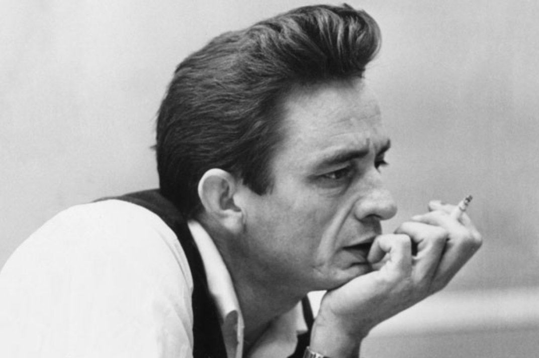 RockHistoryPics's tweet photo. Today in 2003, Johnny Cash died at age 71 from diabetes. #JohnnyCash #themaninblack #legend https://t.co/ouGpEXnBBM