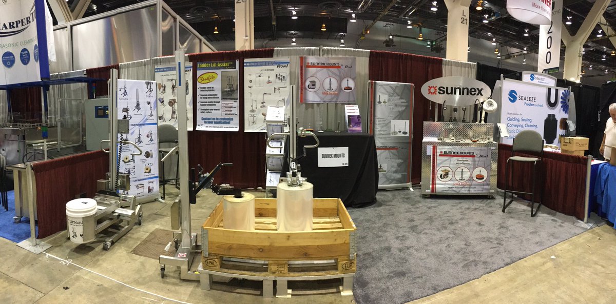 LiftoFlex's tweet photo. Showtime! Booth NC-328! #IMTS2016 #LIFTOFLEX https://t.co/UroQkhY4oE