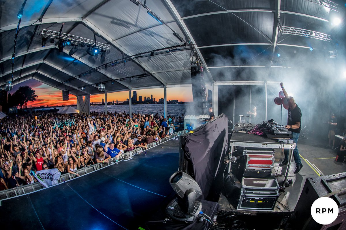 alyandfila's tweet photo. #FSOE460 is now up on Spotify! https://t.co/AMyV0pRPUQ https://t.co/4w6IxtmhU2