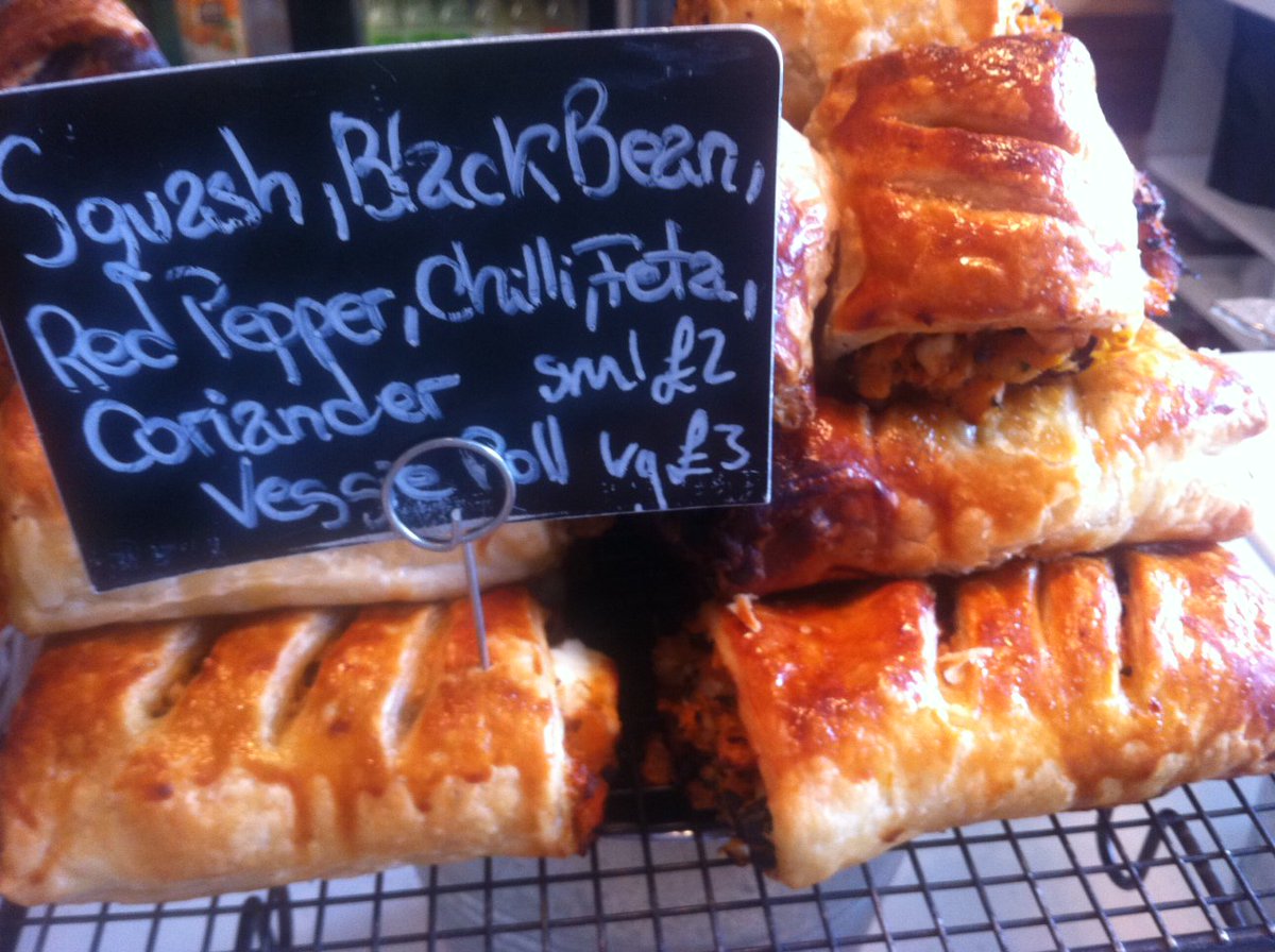 beckyalex_books's tweet photo. Delicious veggie rolls in @BakehouseStA this morning - beans, chilli, pepper, squash, feta - so more-ish. https://t.co/ctGcOQz8jp