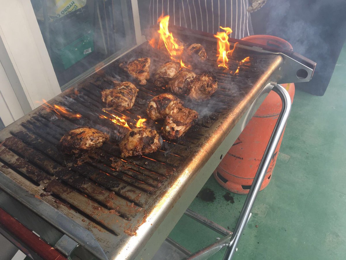 mrstudiosltd's tweet photo. Sugar Lips' barbecue looked delicious Friday, can't wait for the next one 🍗😝 https://t.co/EuNQj1Rw9K