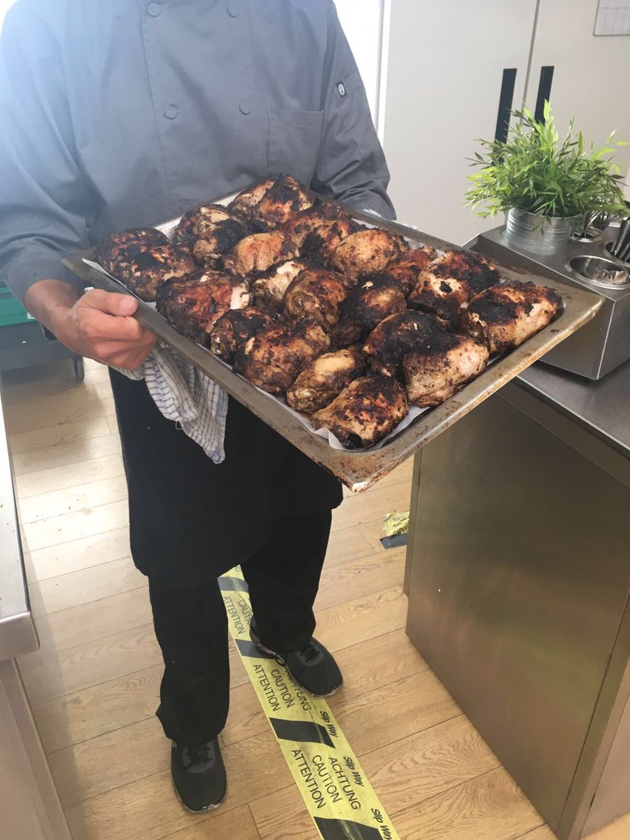 mrstudiosltd's tweet photo. Sugar Lips' barbecue looked delicious Friday, can't wait for the next one 🍗😝 https://t.co/EuNQj1Rw9K