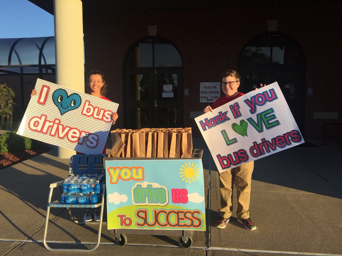 dcmsalln's tweet photo. Getting our bus driver appreciation on! #dcmsnjhs #dcmsalln https://t.co/C2Obd3KfEf