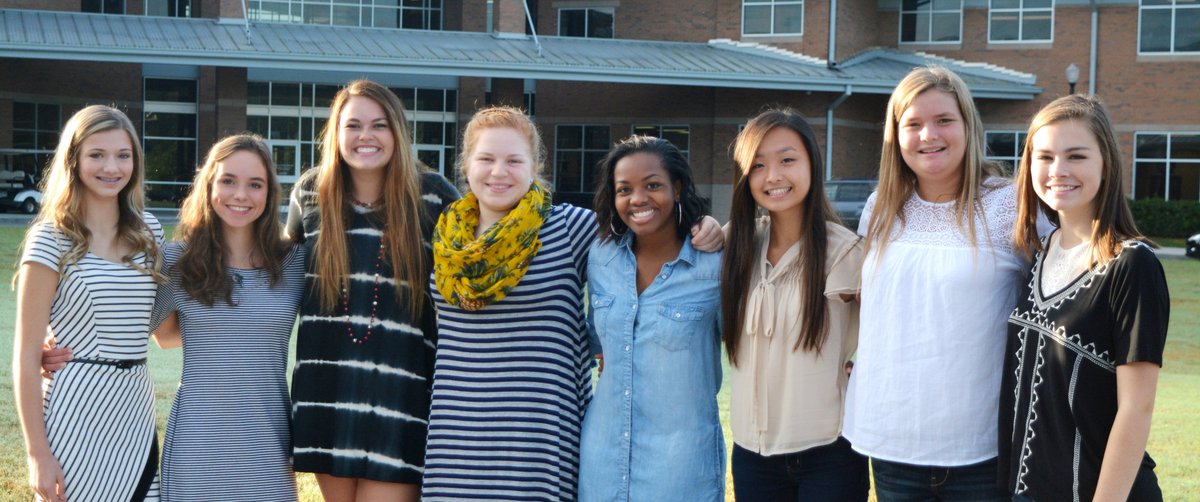 Hhsgenerals Homecoming Court With Class Representatives Madelyn Thompson 10th Lucy Hicks 9th And Sara Stanley 11th