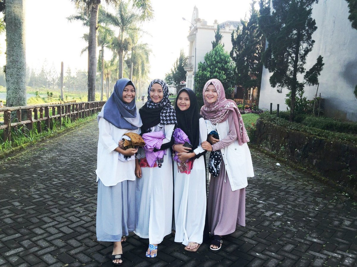 Pramestha_'s tweet photo. 💛 □ Happy Eid'Adha 1437H🐐
See youu next year mbinggg https://t.co/ZNUs0aIGja