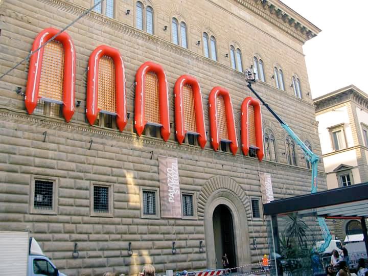 palazzostrozzi's tweet image. Una nuova cornice rivoluzionaria per Palazzo Strozzi a Firenze @aiww  #AiwwFlorence