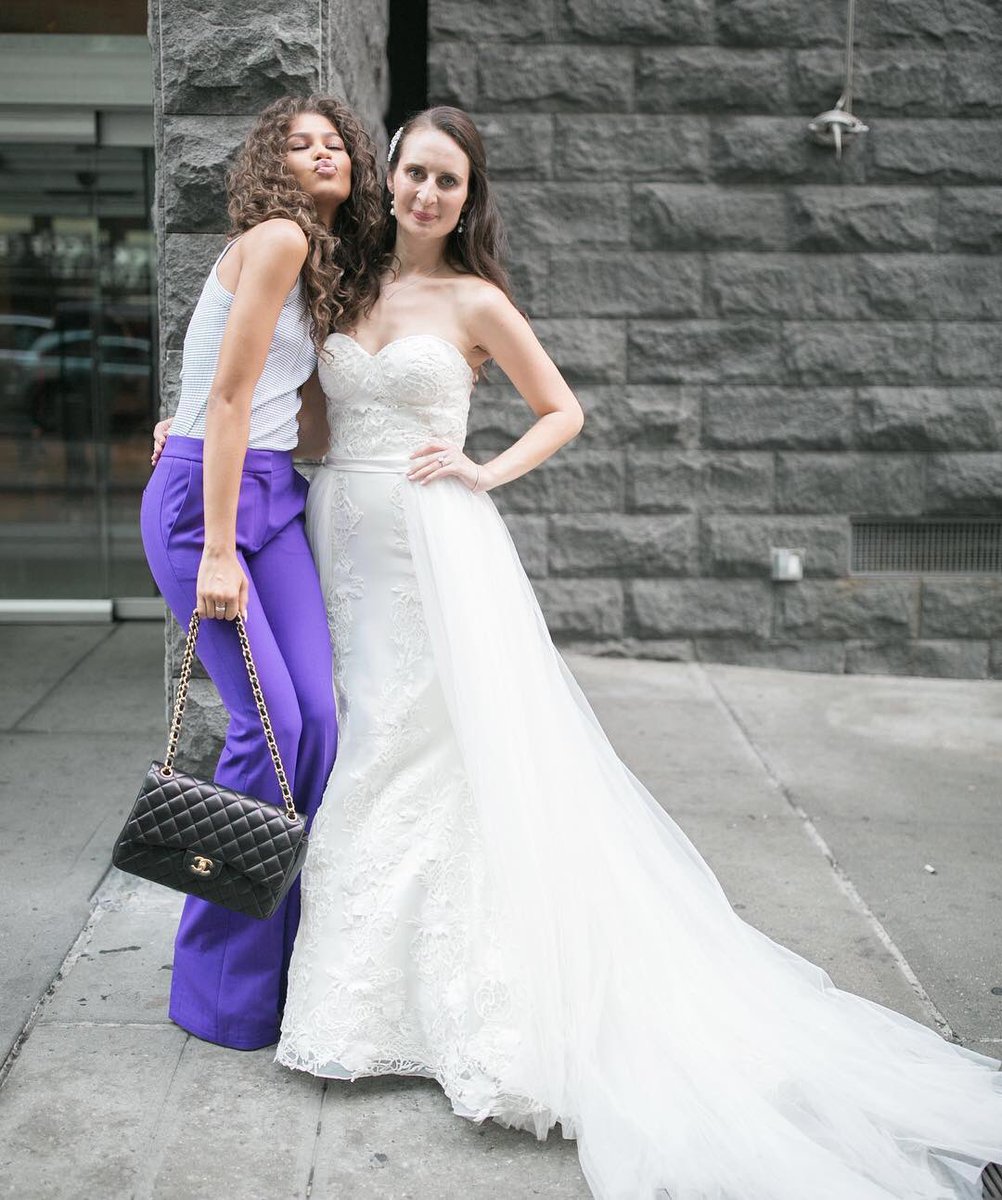 ZendayasUpdated's tweet photo. astamidewi: Liya hangin' with @zendaya ✌🏼
#ohheygirl #nycbride https://t.co/4ZsretyGju