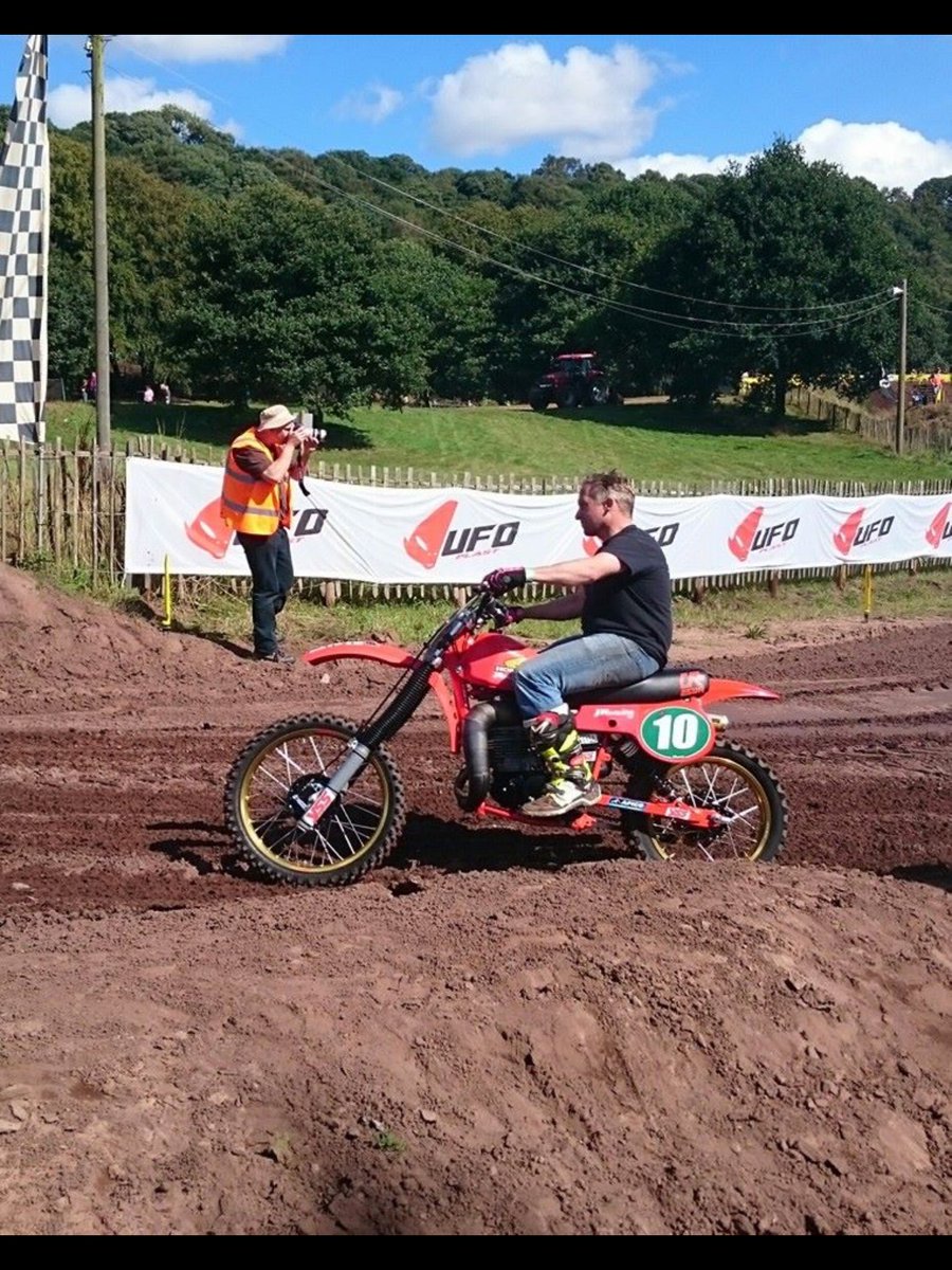 Barberellahairb's tweet image. Shit happens when you forget your kit @ewanjohnston1 #lmao #hawkstonepark #maico #10 #billbrown