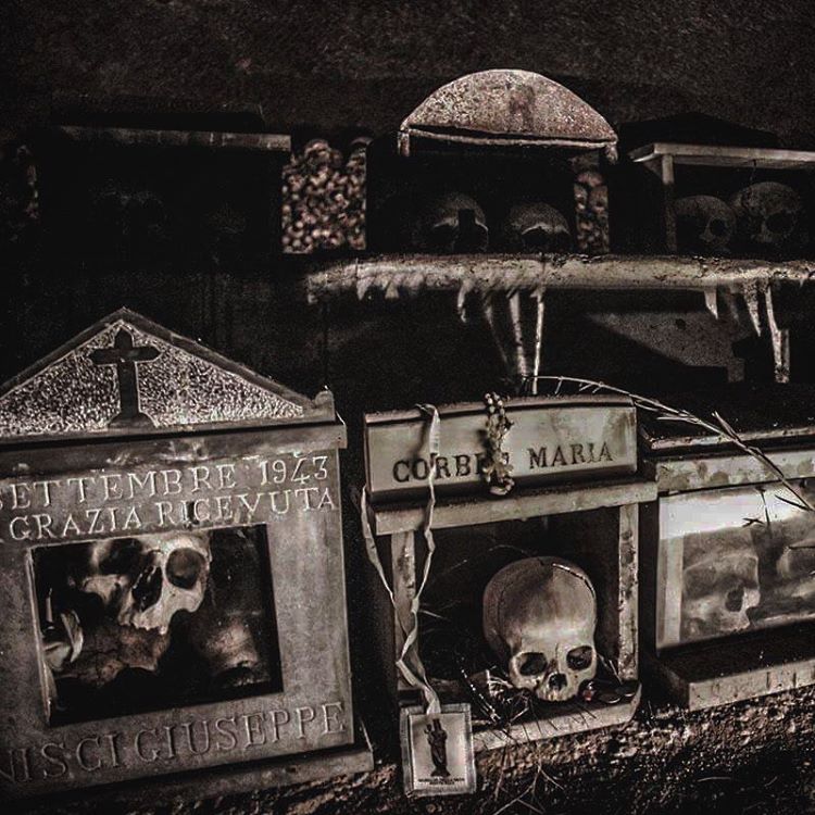 DarkArtConspira's tweet image. Top Hot Metal Babes From an inspiring visit to the Neapolitan Cult of the Dead… #toxicvision #makefire #darkartcons