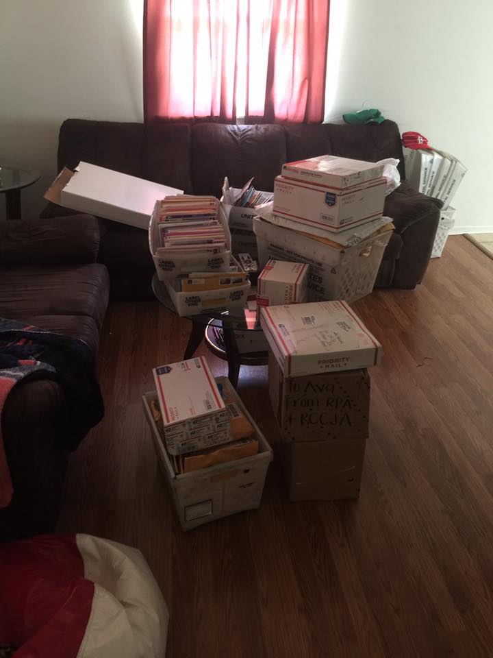 amandaviz11's tweet photo. Could be awhile until Ava's total birthday cards are counted, these just came in today #prayersforava @WHOhd https://t.co/kHsas0VdbW