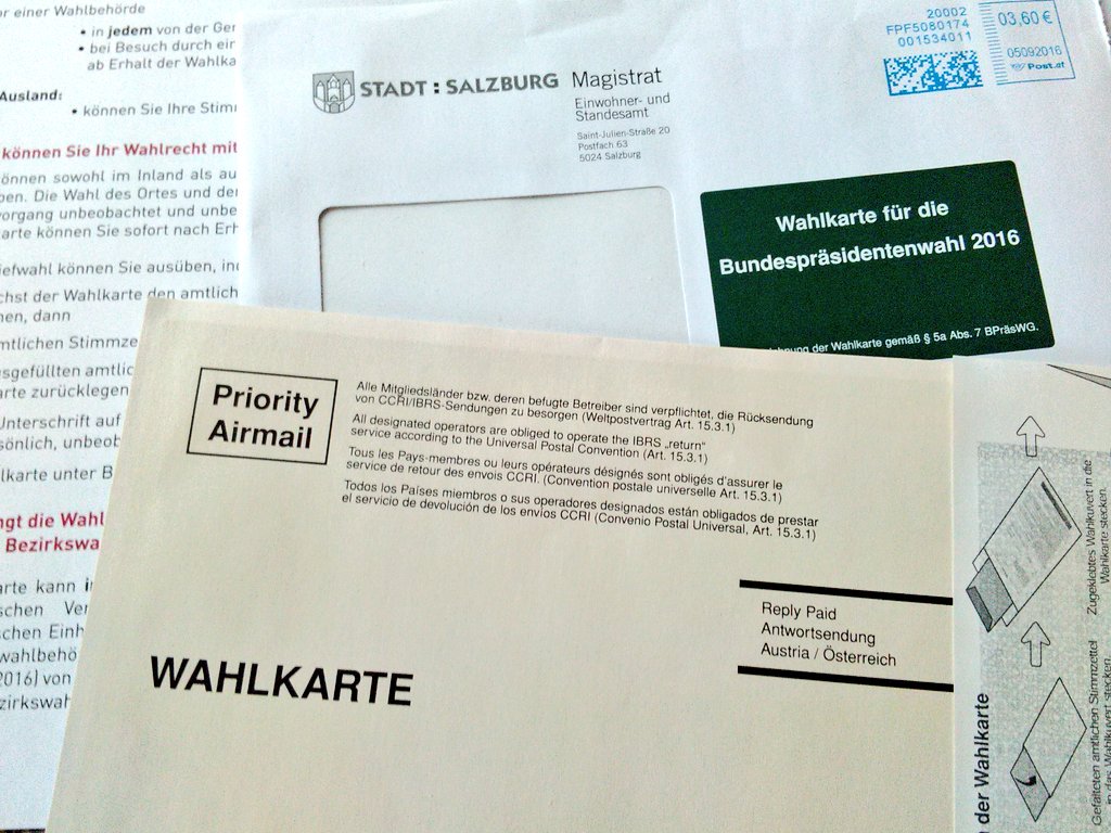 Sergej_Ivanov's tweet photo. Mein #Kuvert ist #OK!
#Bundespräsidentenwahl #Österreich #Wahlunterlagen #Briefwahl #Klebergate #Uhugate https://t.co/dy1HO17itx