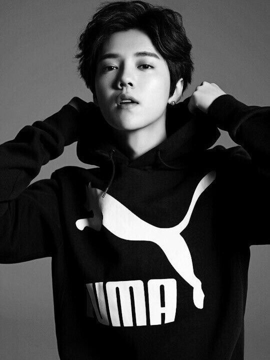 Yoon_Mari_'s tweet photo. 오, 오, 어떻게 @pumakorea 사랑 😍👟👕 #bts #루한 #방탄소년단 https://t.co/i7Pmd5GmTP