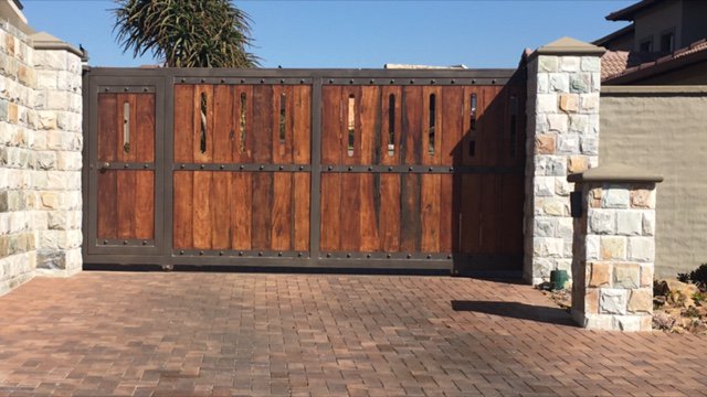 Coroma Garage Doors tweet media