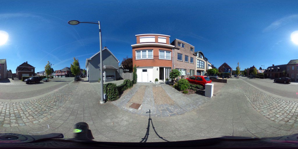 FirefleyeVR's tweet photo. Firefleye laat je toe immo te verkopen in Virtuele Realiteit https://t.co/FCdlHi3rCZ https://t.co/Zt3apGpXa6