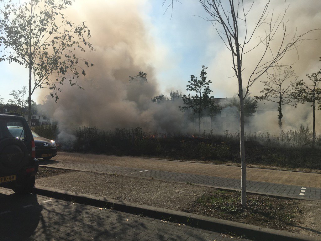remcosteffens's tweet photo. @112oost  @112Twente  brand glanerbrug kolibrievlinder https://t.co/7awCufxXgy
