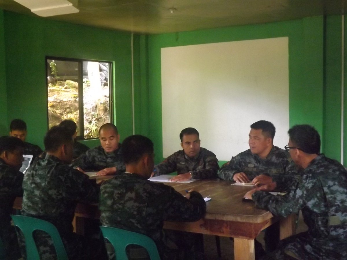6thSABSAF's tweet photo. PCI JEROME JAY S RAGONTON Acting Battalion Commander conducting monthly operation review and TWG meeting at H6SAB. https://t.co/SpWsgXw5sv