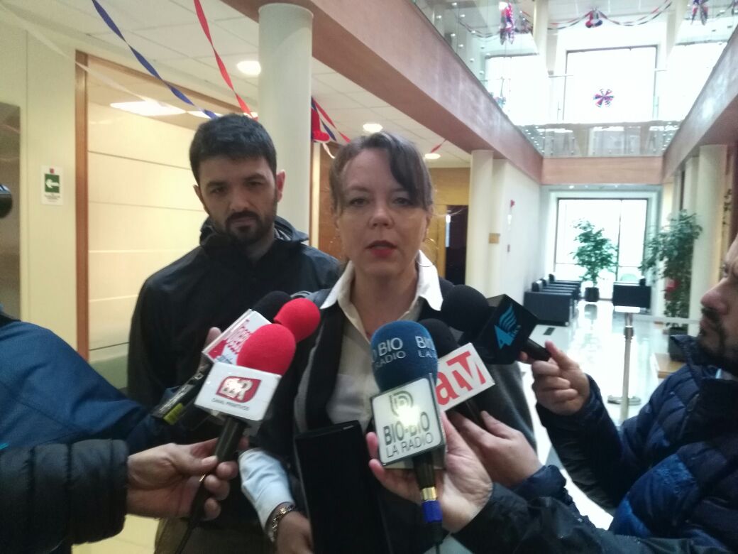 biobio's tweet photo. Von Baer solicita a Contraloría investigar presunto intervencionismo político en Valdivia https://t.co/zRF7gI1ohz https://t.co/vsTMknmKTu
