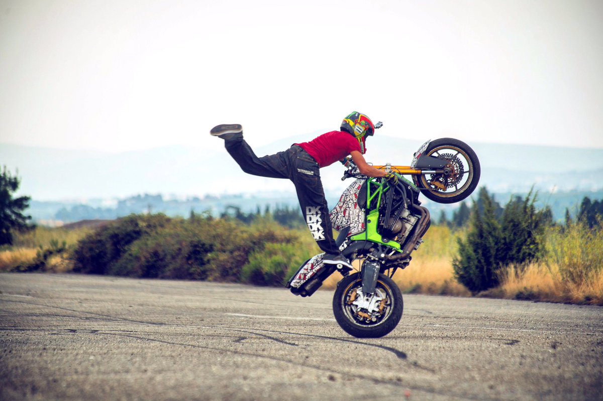 JorianPonomaref's tweet photo. Tkt je reviens bientôt mon "petit" spot <3 #ridemylife💯👊
NEXT VIDEO => #FULLDRIFT :D
#KIFF https://t.co/M4STEMqM6n