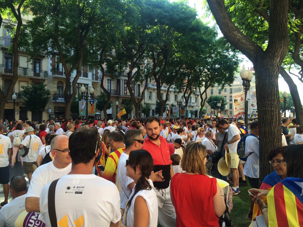CUPTarragona's tweet photo. La @CUPTarragona davant de les mobilitzacions de l’11 de Setembre de 2016 https://t.co/h2x0SZjPiZ #11set2016 https://t.co/rIbcIAHLd3