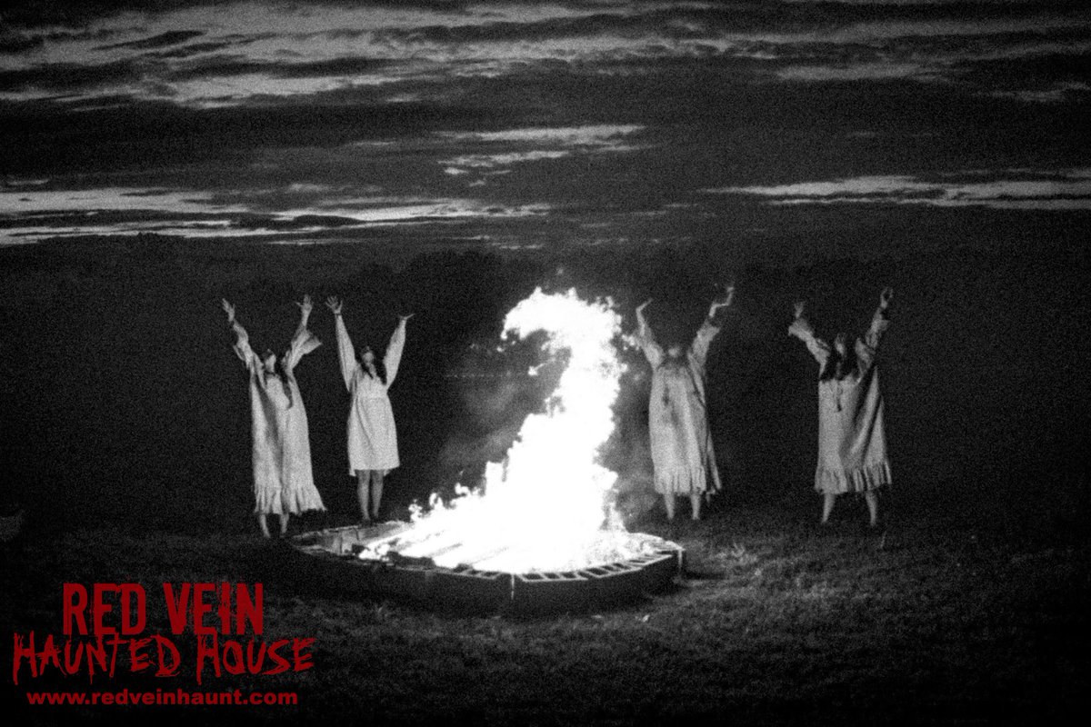RedVeinHaunt's tweet photo. Poor are those who have eyes but cannot see...
#redvein #hauntedhouse #redveinhaunt #witches #witch #halloween https://t.co/kSnuJk2wwB