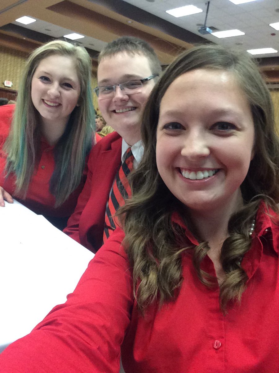 MariahCote's tweet photo. Presenting today with these awesome FCCLA members! #nefccla #FLW2016 https://t.co/hJvdUUS3Fk