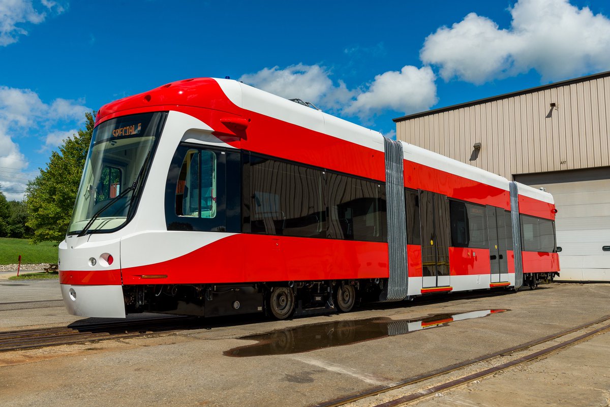 Breaking News! First QLINE Streetcar will arrive in Detroit this week. m-1rail.com/first-qline-st…  #WeMoveDetroit