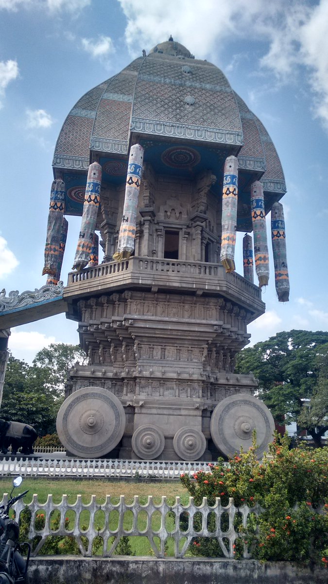 BreathingView's tweet photo. Valluvar Kottam https://t.co/DFbiQX89S8 #chennai #tamilnadu #valluvarkottam #poet  #traveltheworld #travel #history https://t.co/VmIRzhHdM4
