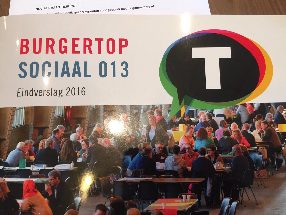 GuusSluijter's tweet photo. Voor @PvdATilburg bij evaluatie @SocRaadTilburg @raadtilburg. Eerst uitreiking verslag van eerste @Burgertop013 https://t.co/fKettq9ajf