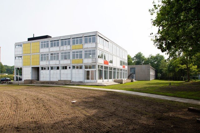 Herbestemming voormalige Rijksluchtvaartschool in Eelde! somis.nl/?module=bmV3cw… @BOEiArnoBoon @IntoNature_art