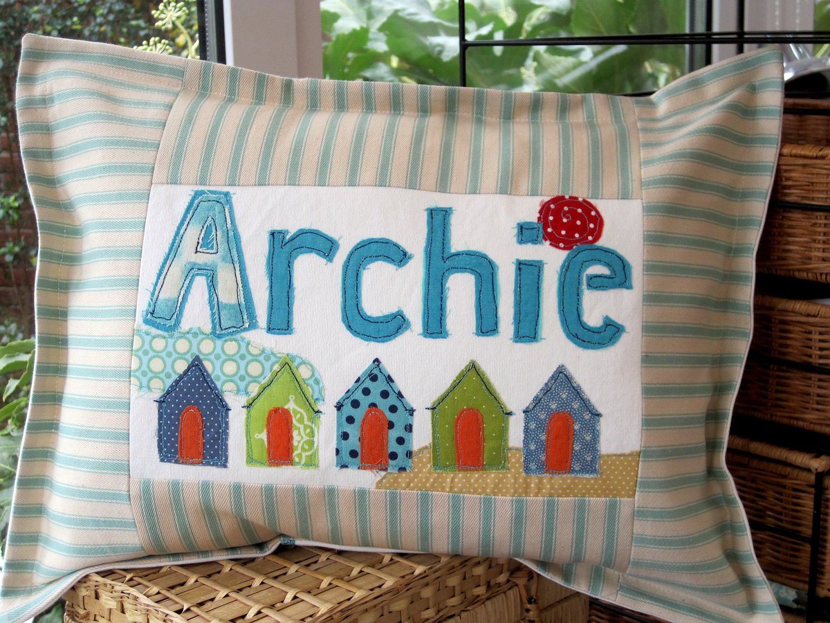 Learn how to create your own appliqué cushion cover at our workshop this Sunday! More info hurstfestival.org/event_detail/d…