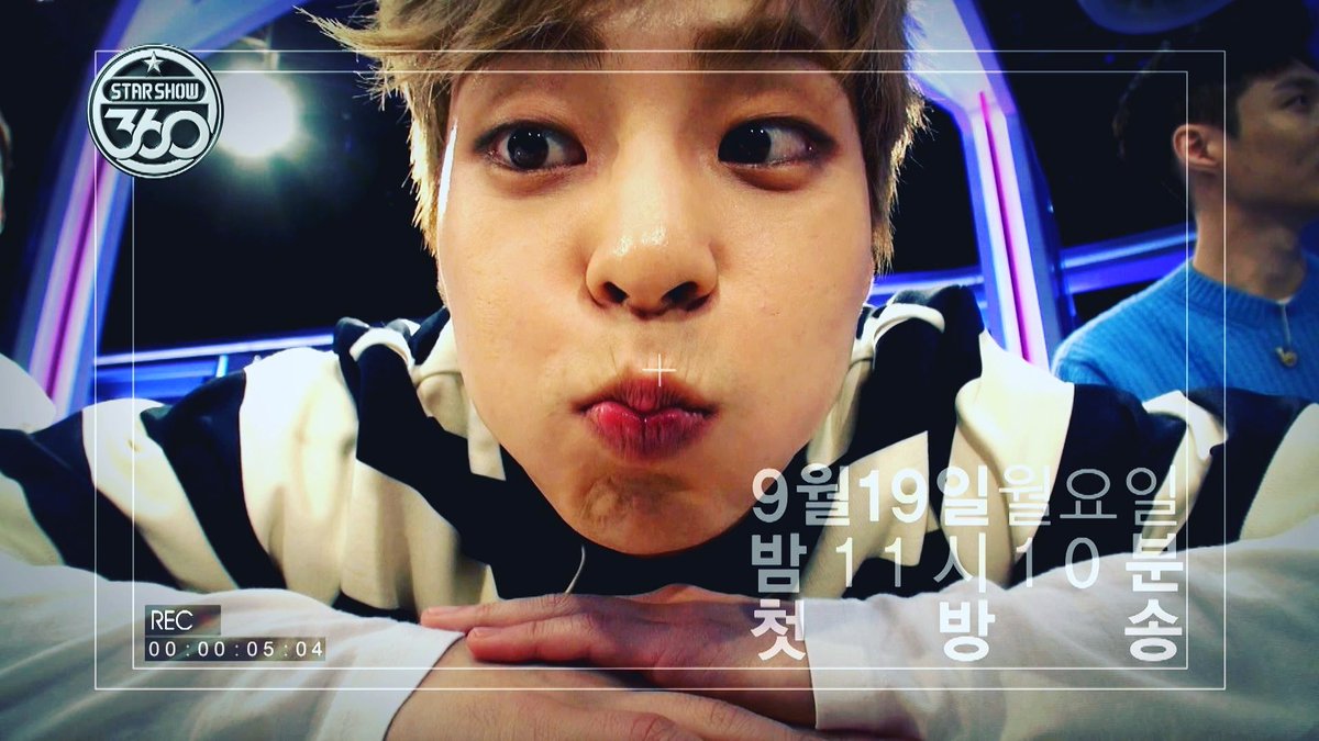 starshow360's tweet image. 슈밍 초 근접 짤!!
볼 빵빵 넘나 귀여운거 아니냐며...
닥저합니다..😍
#스타쇼360 #9월19일 #밤 #11시10분 #MBCevery1  #MBCmusic #볼 #빵빵 #EXO #슈밍 #xiumin