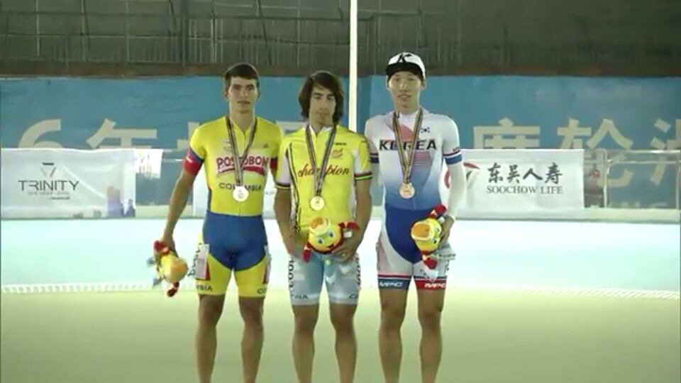 DeportesMGP's tweet photo. Ken Kuwada consiguió la medalla de oro en los 15 mil mts combinados en el Campeonato Mundial de Patín en Nanjing https://t.co/IoRGt7so8J