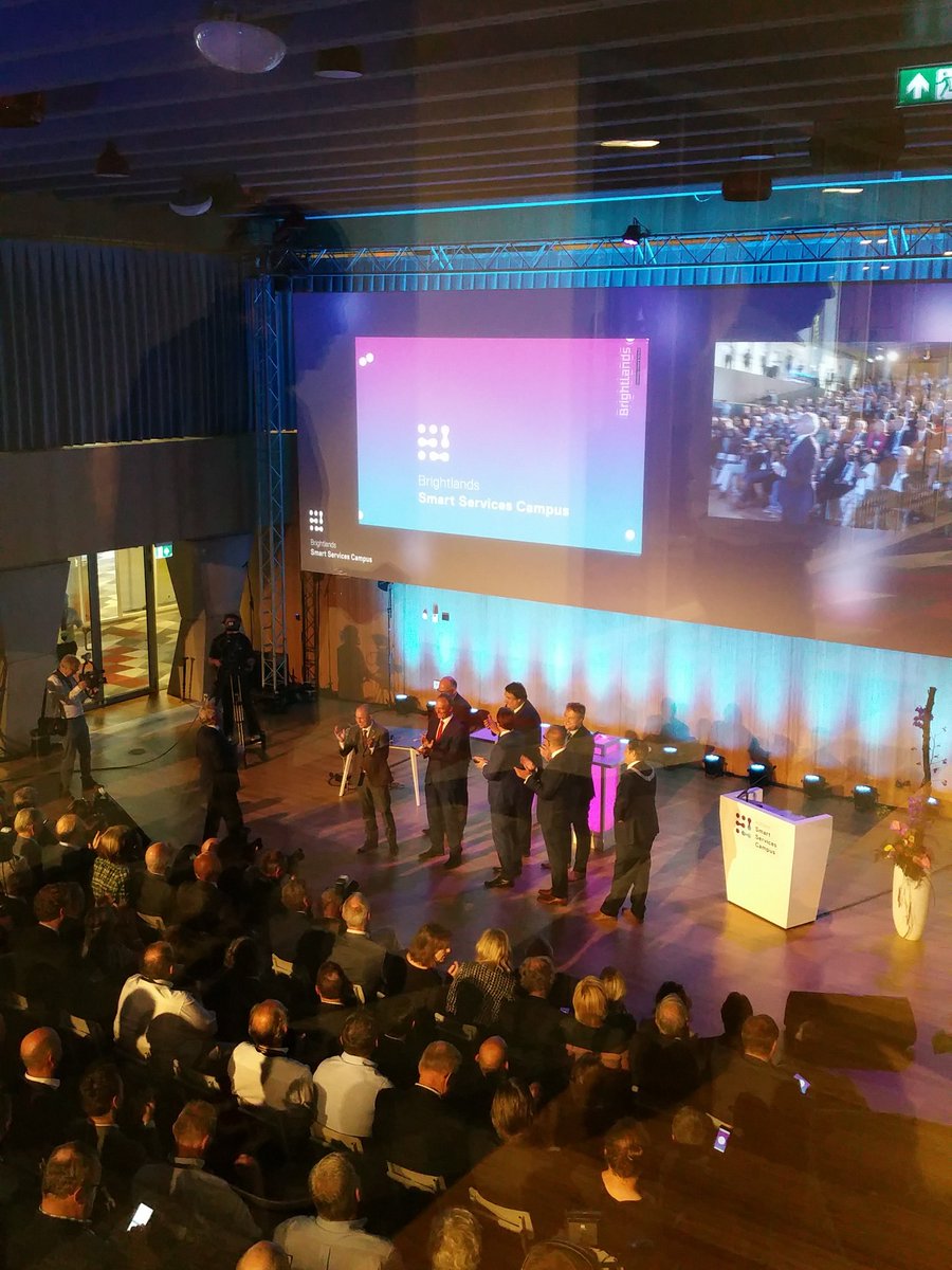 Nu is het echt officieel. De Brightlands Smart Services Campus is geopend! #GoSmart #Brightlands