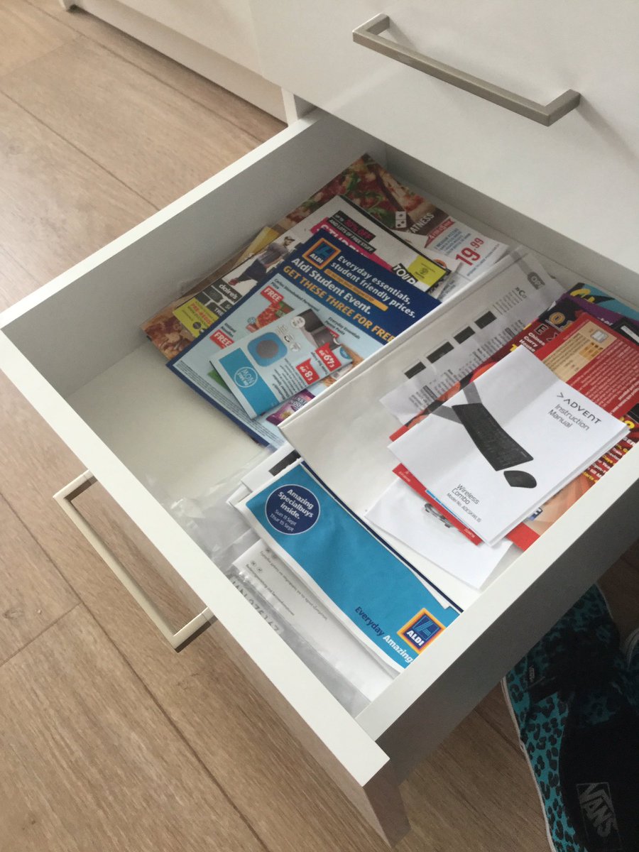 e_gilland_ers's tweet image. Discount and vouchers drawer 
#studentlyf