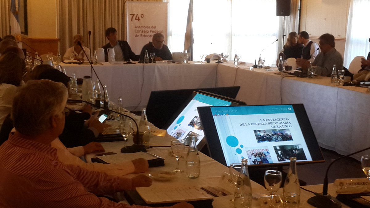 Seguimos en el #CFE segunda jornada en #SanJuan #educación, ahora tiene la palabra @WalterGrahovac #buenaspracticas