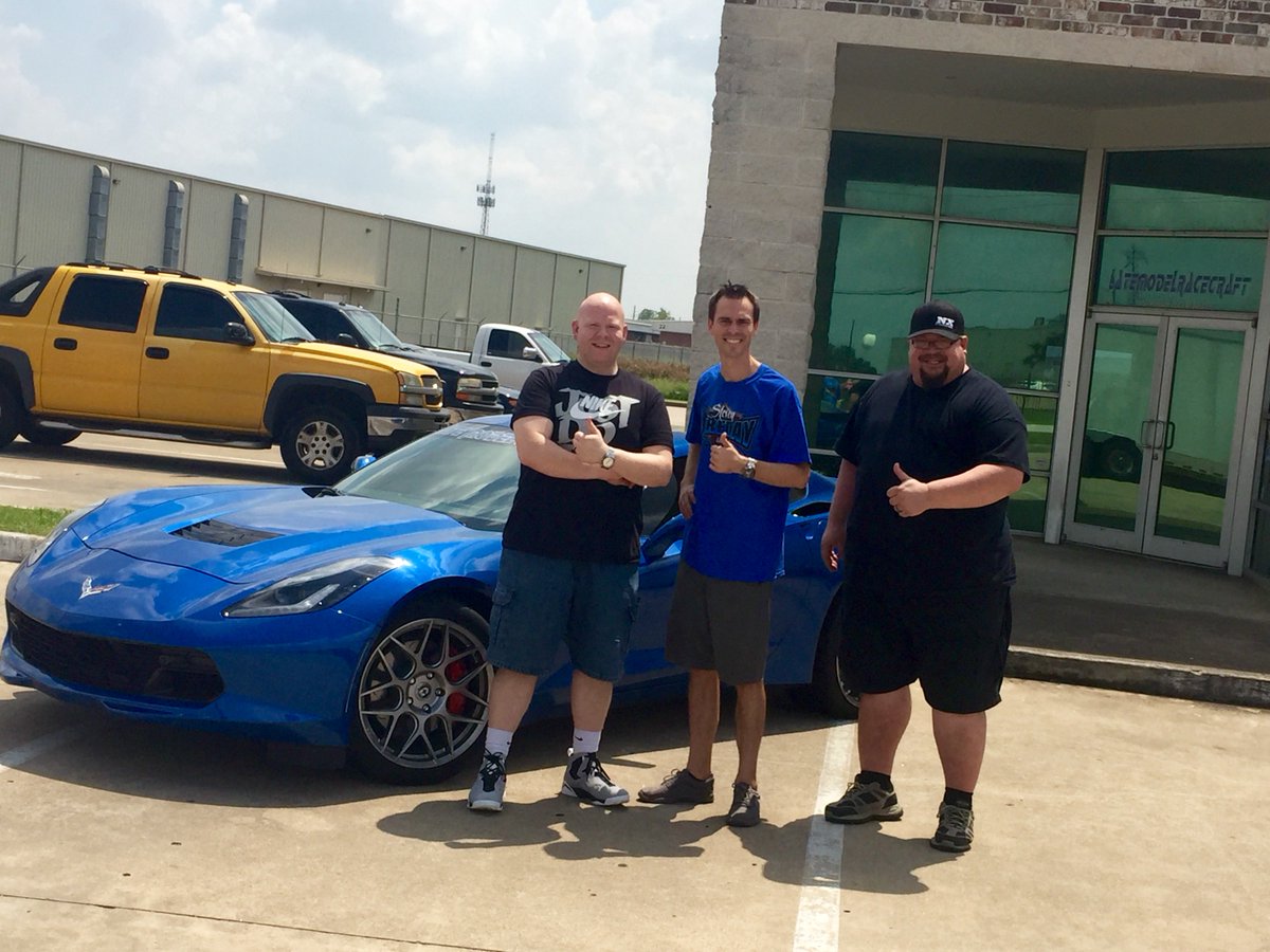 LateModlRacecft's tweet photo. Another satisfied LMR Customer! Thanks JT. Enjoy your new LMR Corvette Stingray. #LateModelRacecraft #Corvette https://t.co/k0VId9V6M0