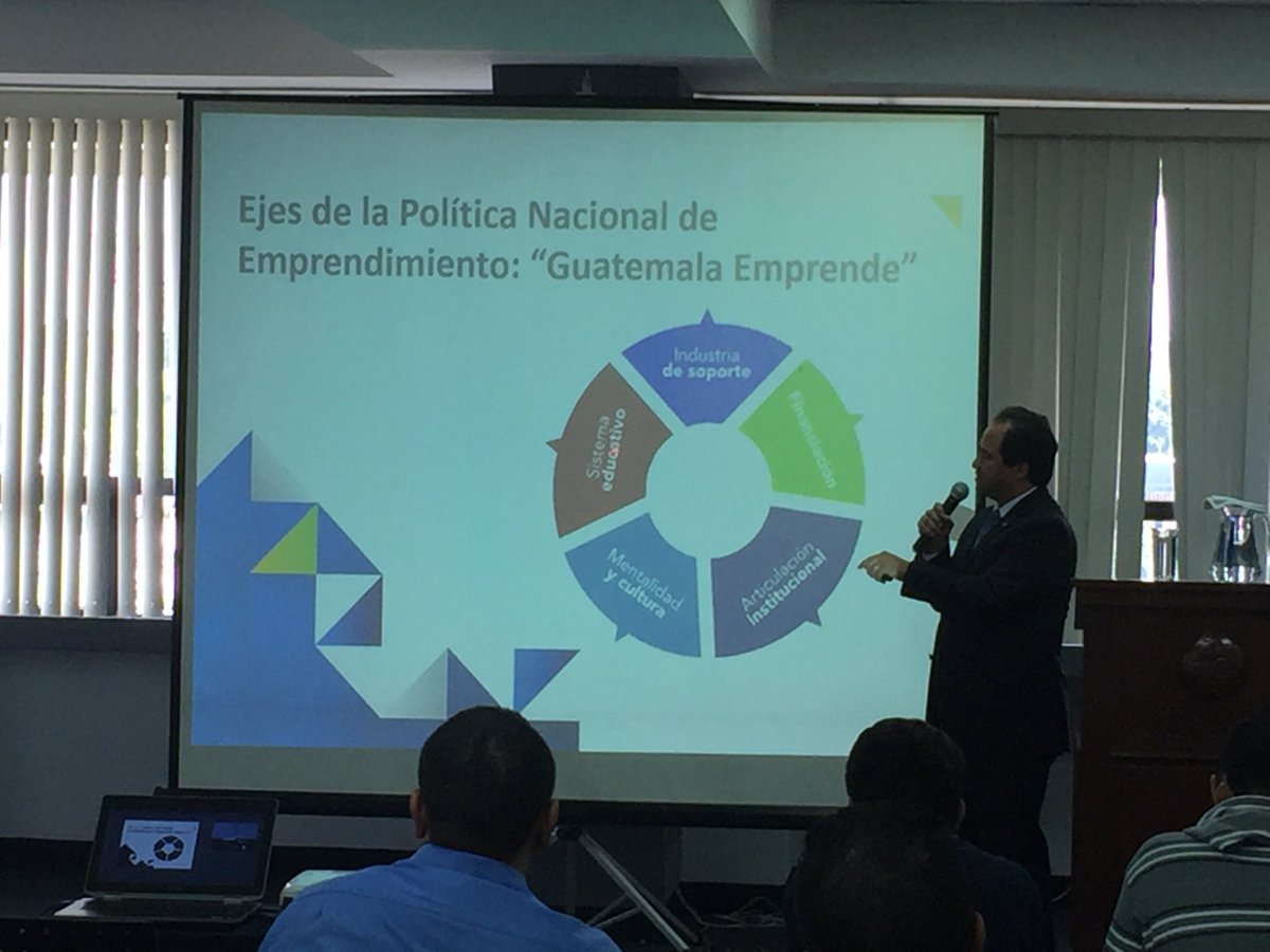 En su discurso el Vice Ministro de Economía presenta la Política Nacional de Emprendimiento #talentodigitalgt
