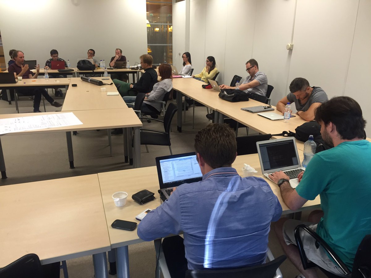 joavanschoren's tweet photo. #Optimization meets #MachineLearning at #COSEAL workshop on algorithm selection and configuration. https://t.co/CqXMKX9u14