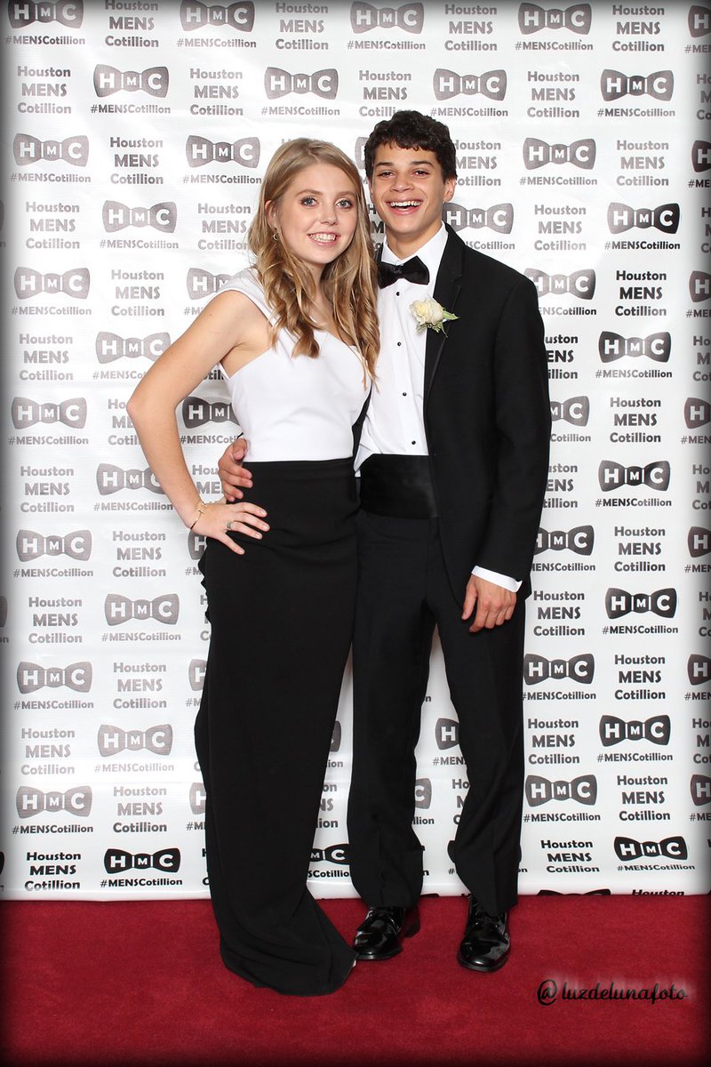 MENSCotillion's tweet photo. Walk the #RedCarpet @MENSCotillion ** Discount Deadline in 6 days! ** #DontMissOut #AreYOUin #RETWEET https://t.co/zHBoTZMzh1