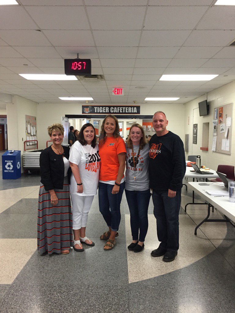 kbyrkett's tweet photo. Class Color Day...KP is rocking all 4 colors... #LHSHoco2016 https://t.co/11xnCMtpTw