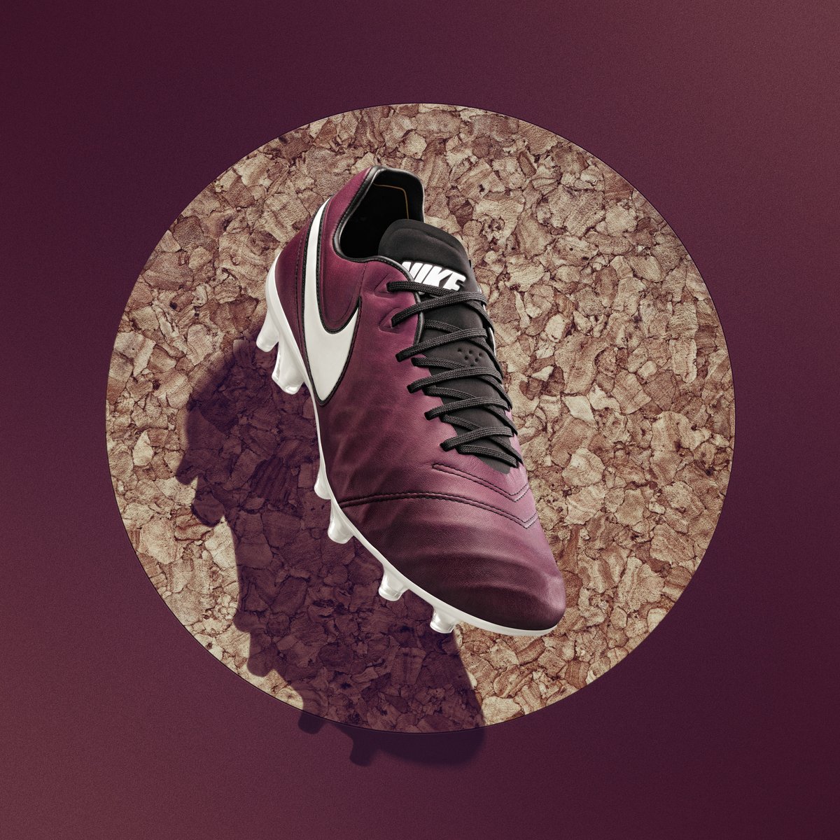 MercaGol's tweet photo. Nike lanza unos Tiempo en color vino, en honor a Pirlo y su afición por esta bebida. https://t.co/wwzxVOlhKV