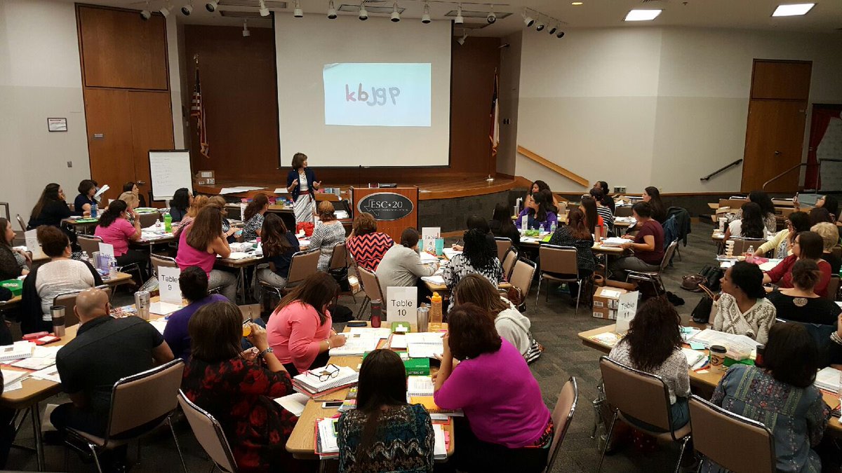 tsalinas11's tweet photo. Best selling author Dr. Jan Richardson is here teaching our Implementation Specialist! #guidedreading #saisdlearn https://t.co/tcLd3umNpb