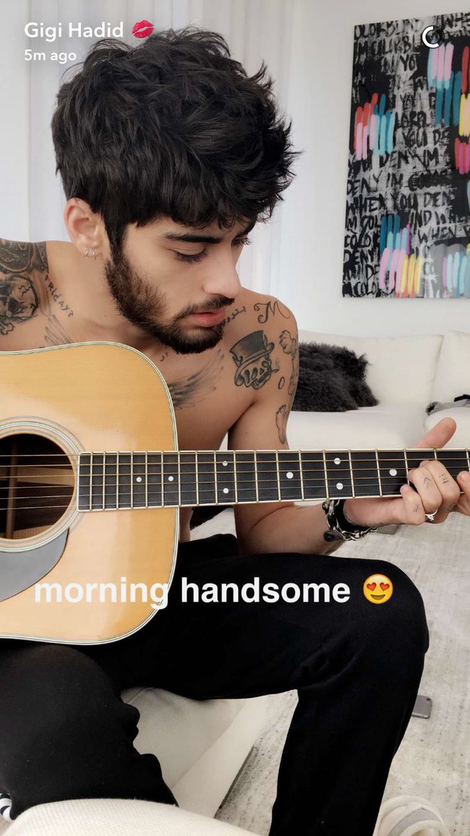 Radio1Direction's tweet photo. Zayn on Gigi's snapchat! 👻❤️ https://t.co/LWduHgYLIJ