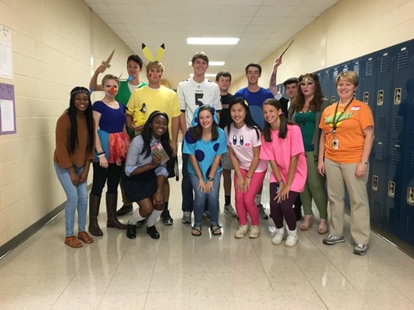 HHS Husky Howler tweet media