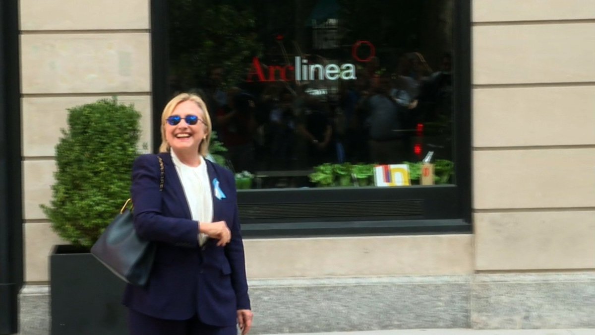 ArclineaNY's tweet photo. Kitchens that take your breath away! Glad to hear you're feeling better @HillaryClinton ! @arclinea https://t.co/YNVm3XDbJ0