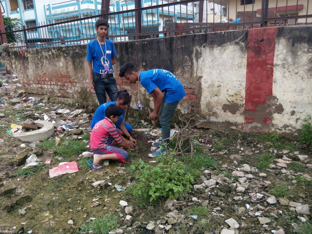 dcseLEAD's tweet photo. #LEADer Chiteshwar & team,Varanasi did Plantation in a public park which was kept dirty
#LEADVaranasi #DFIndia https://t.co/edY5hOQMT9
