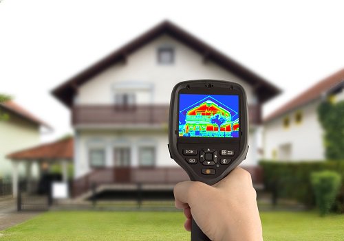 ElecRadDirect's tweet photo. Stay warm this #winter with some budget, DIY home #insulation tips! #DIYHour @BBCNews https://t.co/43ZBw6aGNC https://t.co/oUjLFqBjSq