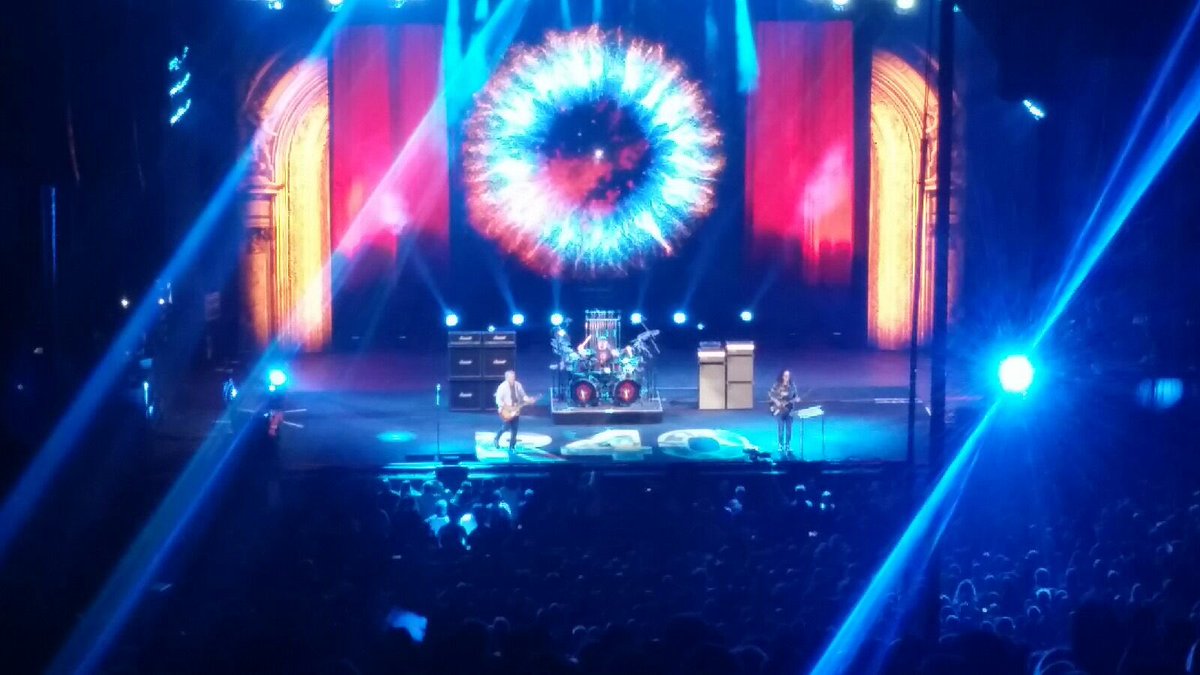 Punnkie222's tweet photo. A very big Happy Birthday to my main man Neil Peart💜 @rushtheband #R40Tour https://t.co/9GFUE0oKc0