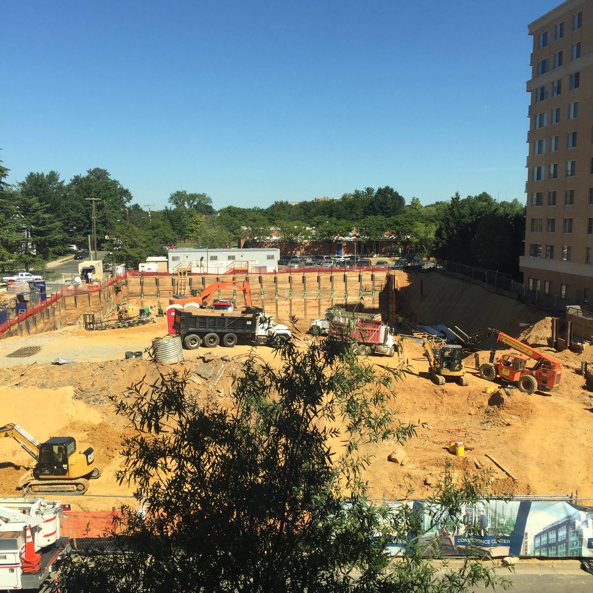 AGCDC's tweet photo. Loving the #Constructionview @AGCofA HQ has! Member company @ClarkBuilds soon-to-be 2311 Wilson project. https://t.co/L5StJQTa0o