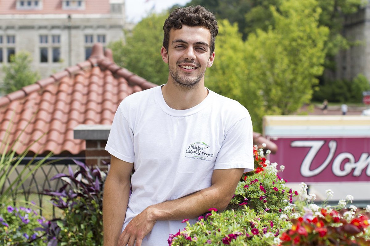 IUBloomington's tweet photo. IU sophomore Corben Andrews is working to make our campus a little more sustainable. https://t.co/6U8WLXcox6 https://t.co/IagNajrE3i